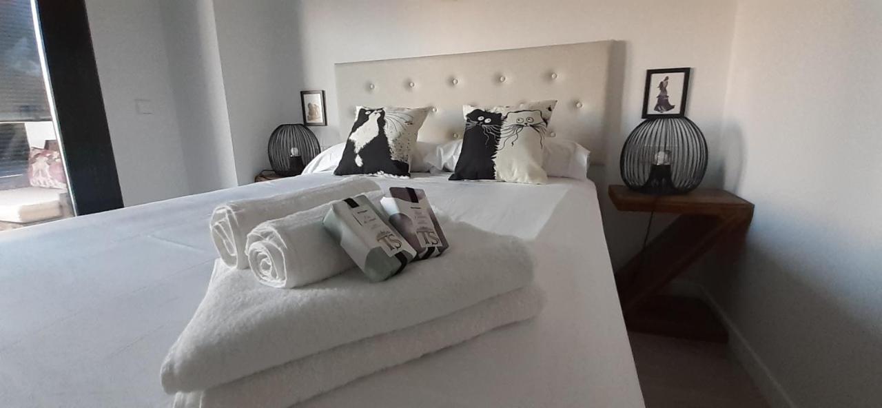 Teatinos Suite Malaga Zewnętrze zdjęcie