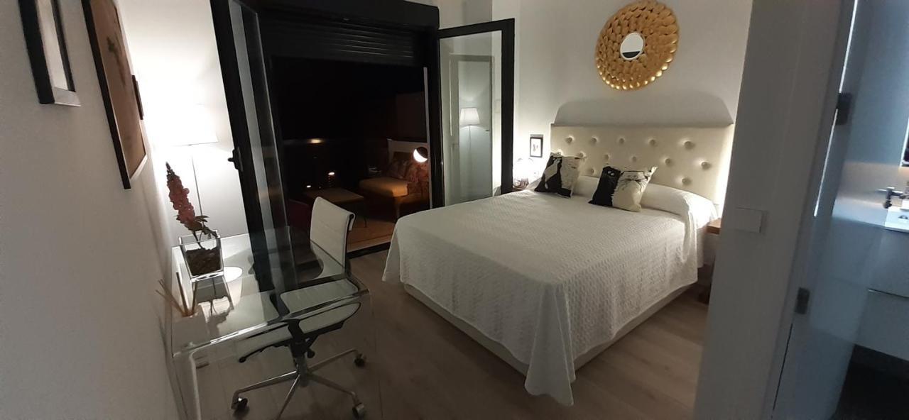 Teatinos Suite Malaga Zewnętrze zdjęcie